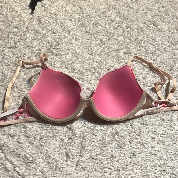 Victoria Secrets PINK 32C bra - Picture 3 of 3
